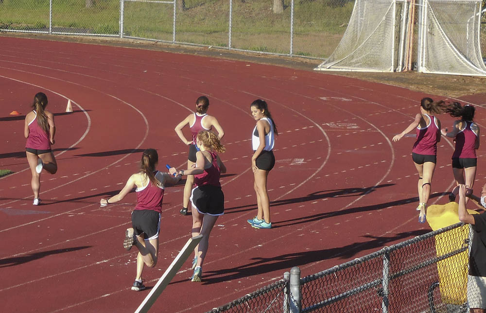 maddy track meet 4x4 relay