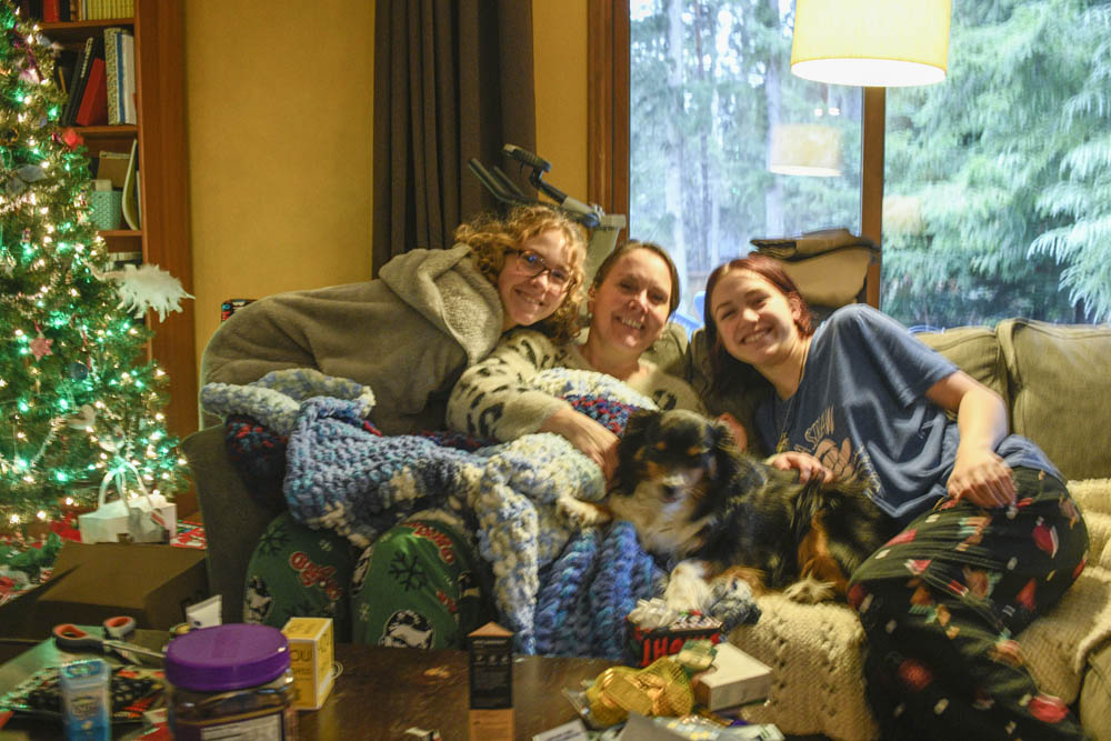 maddy sarah katie brooks at 525